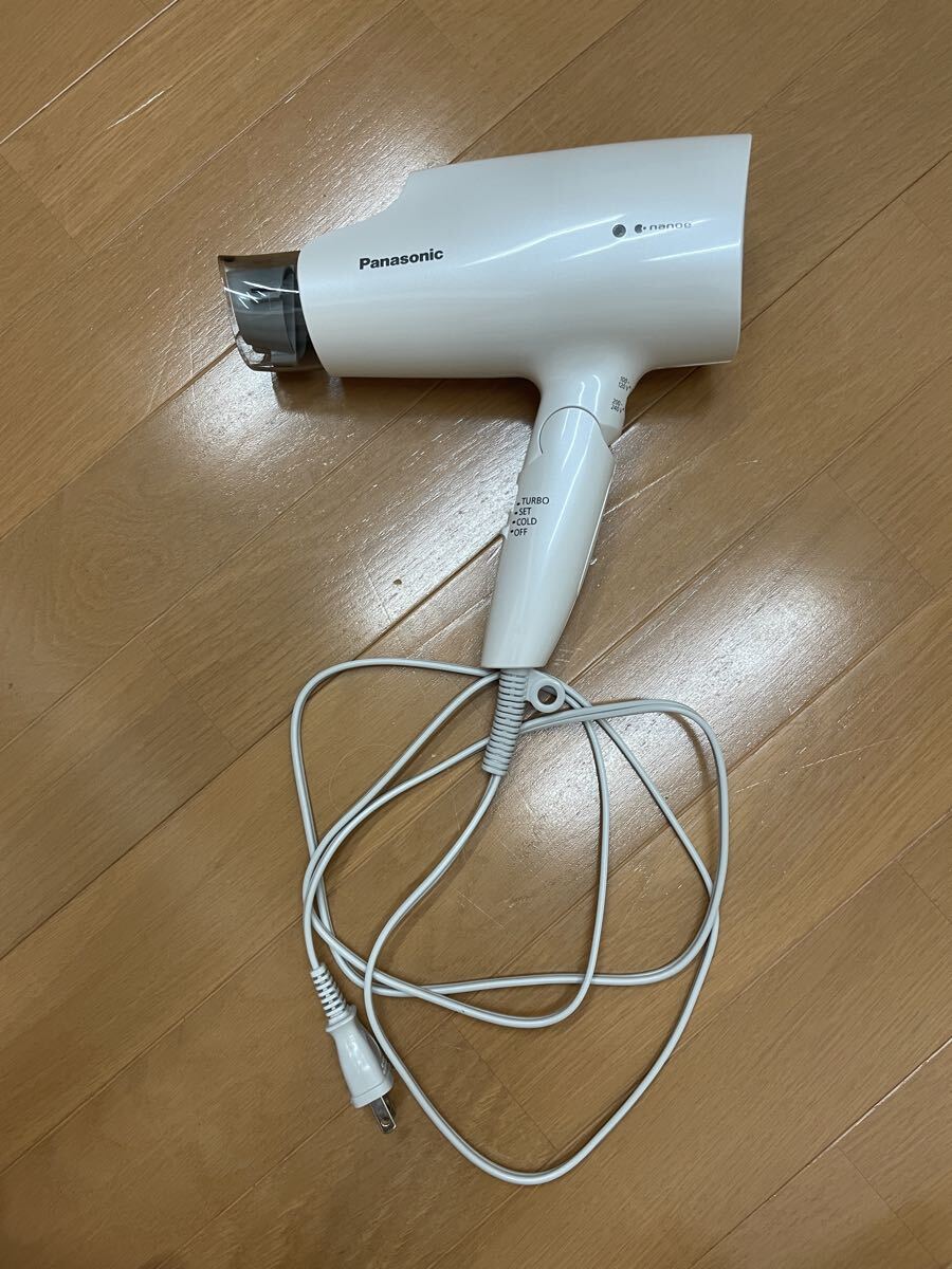 Panasonic パナソニック ヘアドライヤー ナノケア ナノイー 海外対応 ホワイト EH-CNA5A-W拍卖