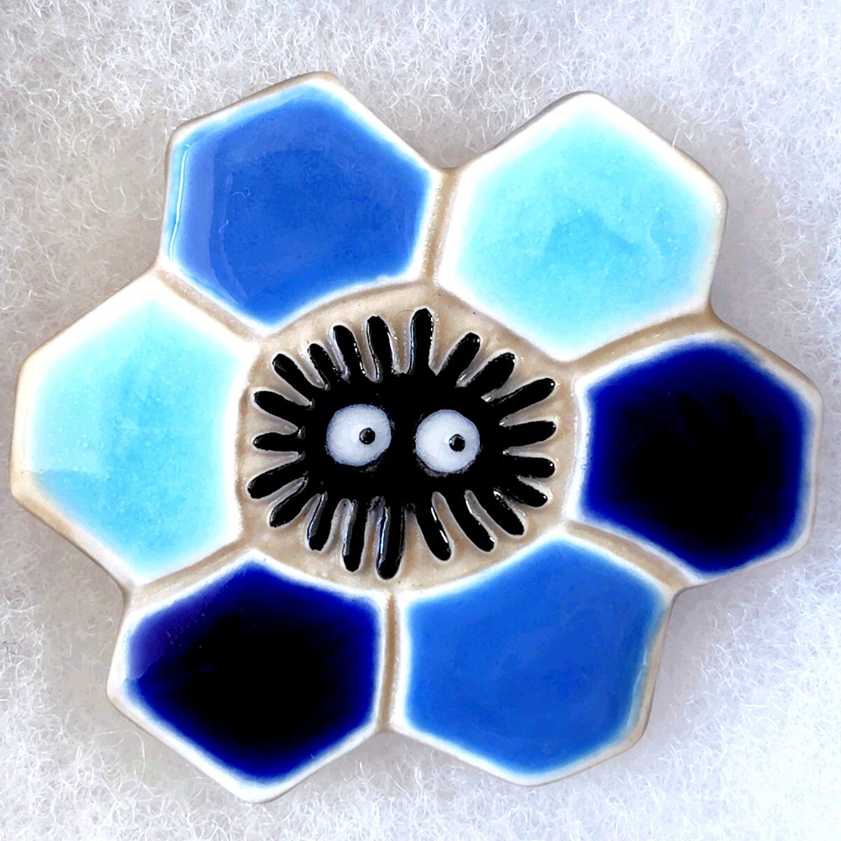 【送料無料】ジブリパーク ジブリの大倉庫限定 タイル柄 クロスケ ブローチ拍卖