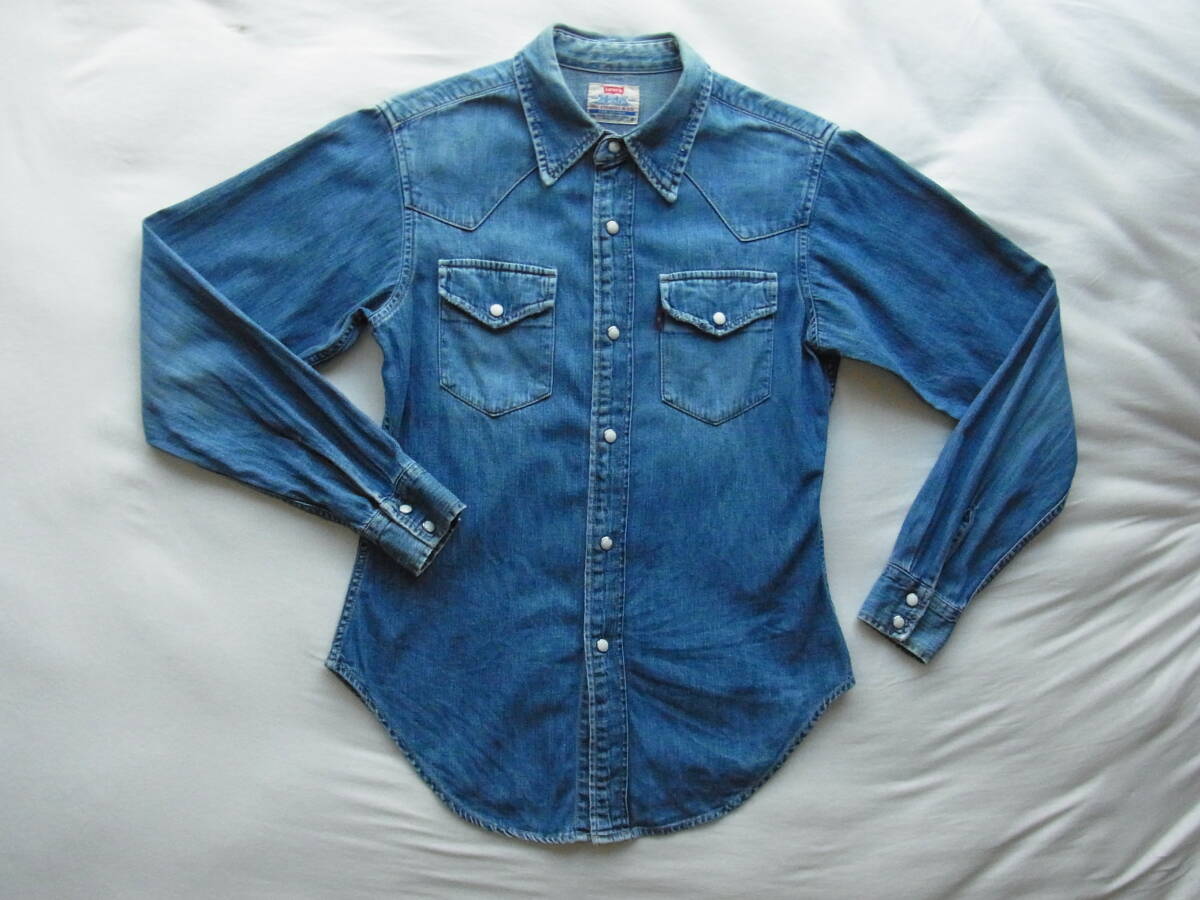 LEVI'S リーバイス デニム ユーズド加工 ウエスタンシャツ サイズ S 古着の様な加工によるスレ等有り拍卖