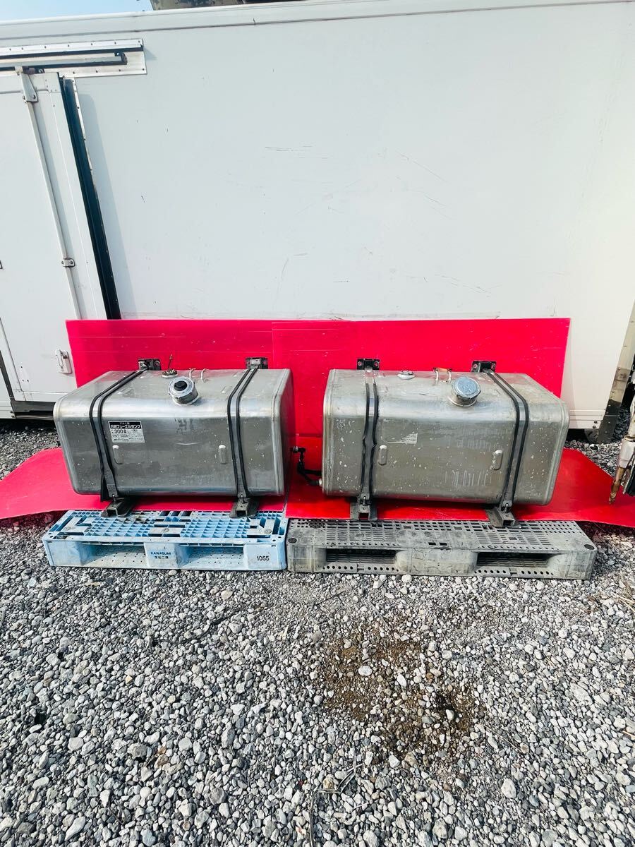 大型 中型 NT-300A 日軽フューエルタンク メイン 燃料タンク メイン燃料タンク 300L 300リットル 2個 ステー アルミ製 動作車取外 Rei4282拍卖