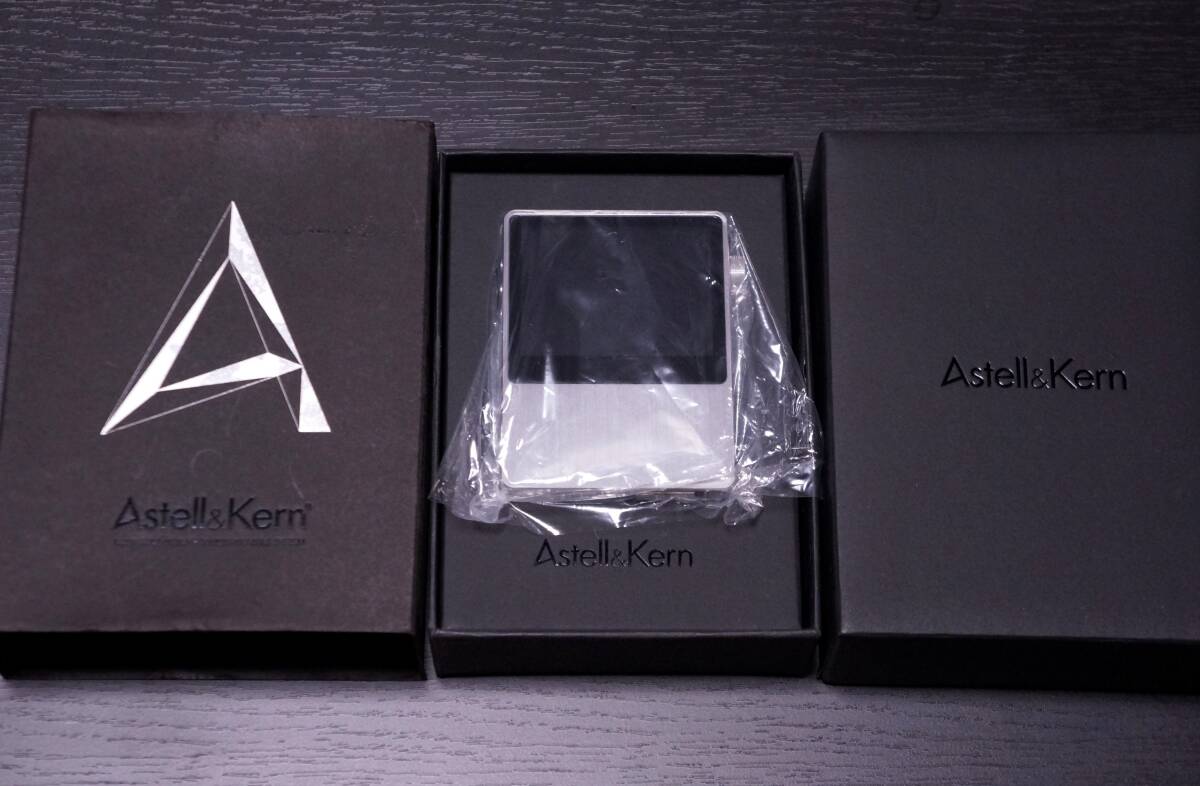 美品 iriver アイリバー Astell&Kern AK100-32GB-SLV シルバー 限定色・リミテッドモデル ハイレゾ・デジタルオーディオプレーヤー拍卖