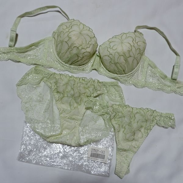 美成 B75M 寄せ上谷間 たっぷりレース ブラ&ショーツ2枚 ピスタチオ拍卖