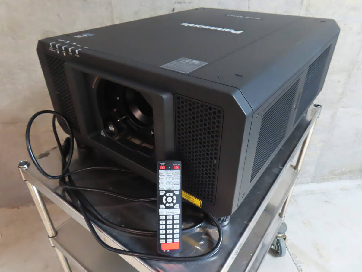 見学可能 3801時間使用 Panasonic パナソニック PT-RZ12K 3チップレーザー光源プロジェクター ブラック レンズ無し 管理7k0903B-K1拍卖
