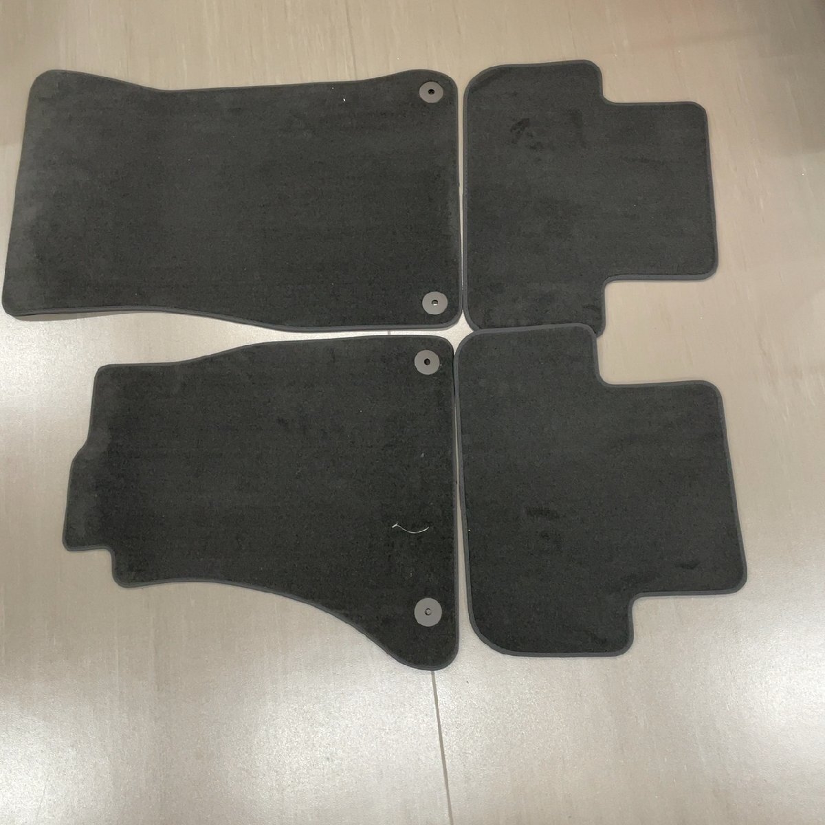 Audi A4 B8 フロアマット 4枚セット 8K0864450B拍卖