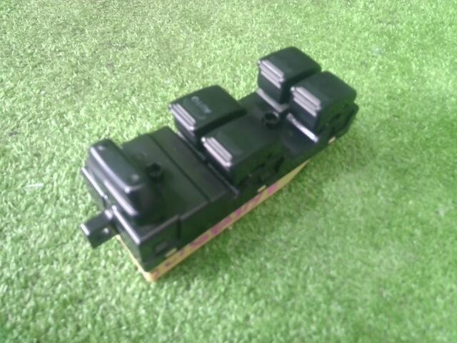 ワゴンR UA-MC22S パワーウインドウスイッチ N-1 K6A 26U 37990-84F20-P4Z拍卖