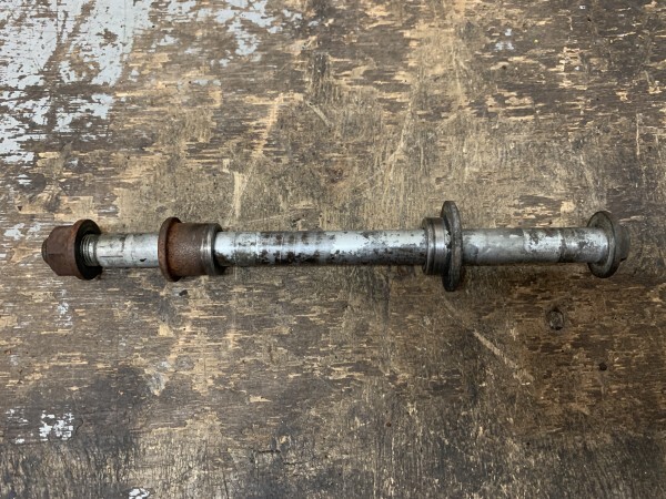 CBR250RR MC22 リアアクスルシャフト □ 拍卖