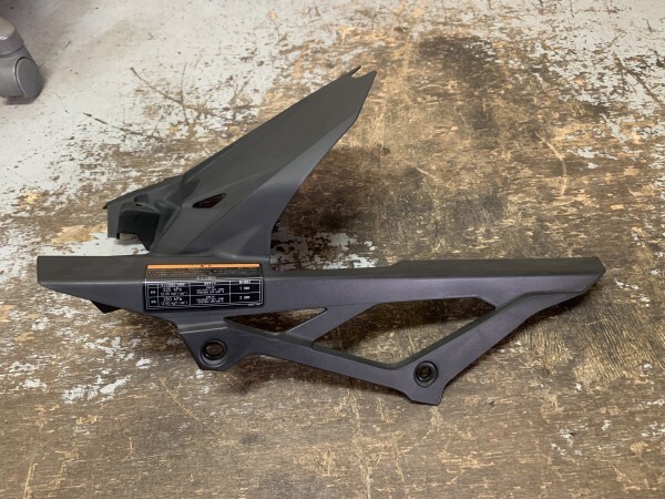 ニンジャ ZX400P チェーンカバー ☆拍卖