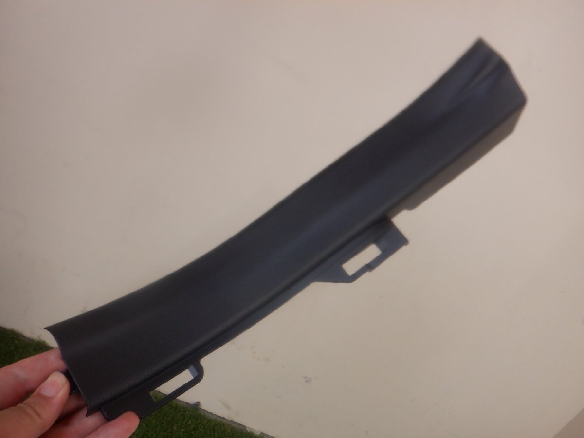 新車外し トヨタ純正 MXPB10 MXPB15 MXPJ10 MXPJ15 ヤリスクロス スカッフプレート リア 左側 助手席 67918-K0020 m-25-9-57拍卖