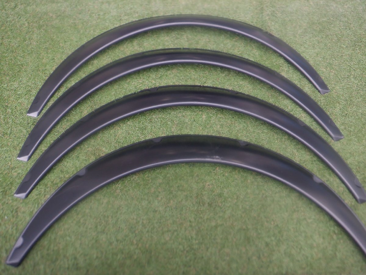 未使用 社外品 フェンダーモール 1台分 全長 約88㎝ 高さ 約34㎝ 幅 約7㎝ 分かる方どうぞ m-25-9-87拍卖