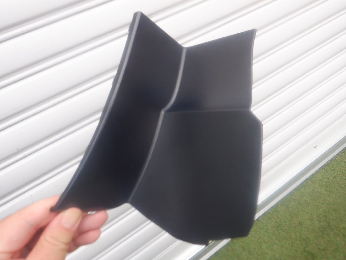 新車外し トヨタ純正 NRE210 ZRE212 ZWE211 ZWE214 210 カローラツーリング 81498-12050 テールライト カバー パネル 左側 81498-12050拍卖