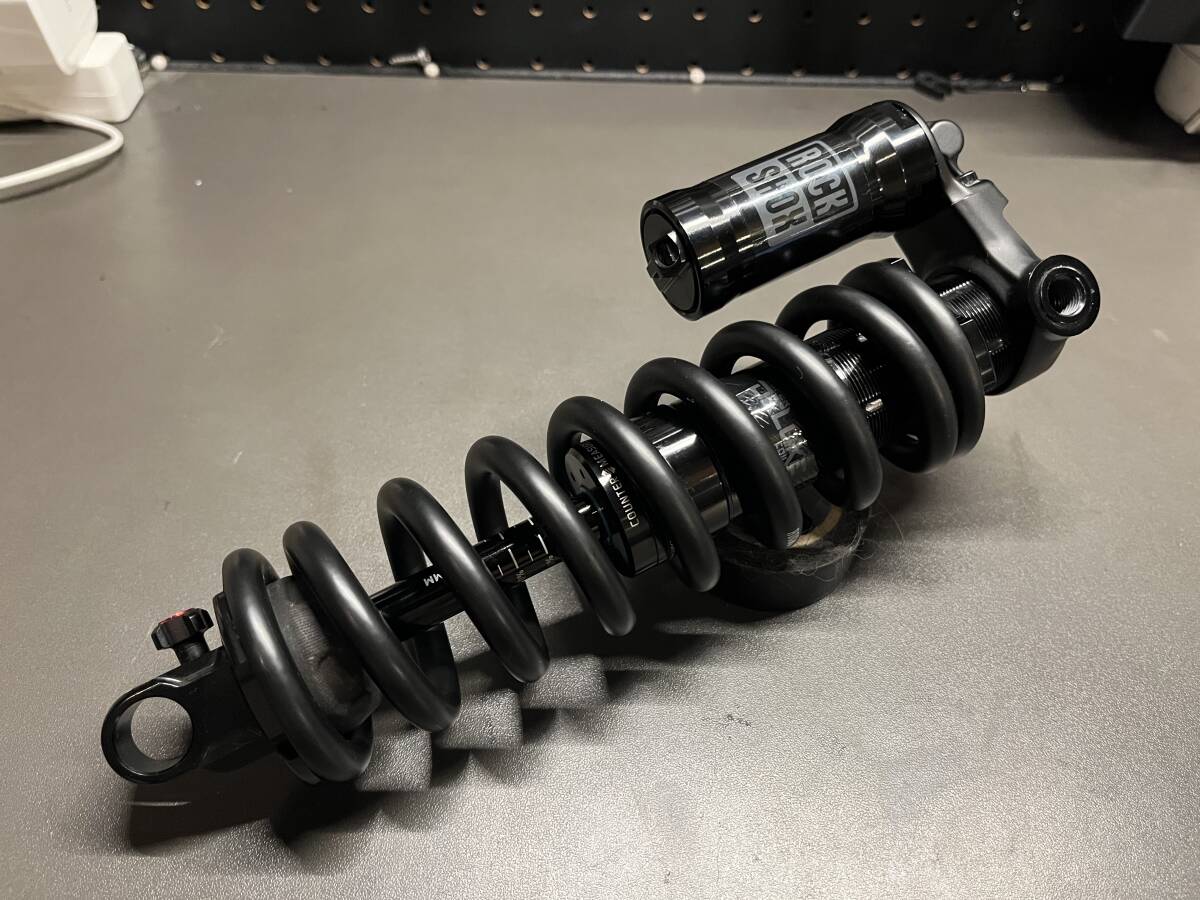 走行わずか ROCK SHOX DELUXE COIL SELECT トラニオン拍卖