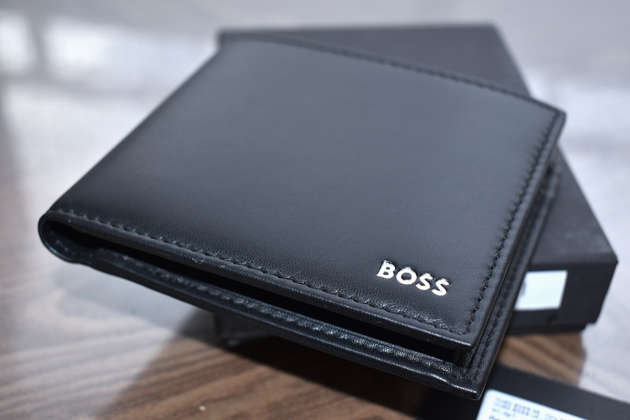 HUGO BOSS ヒューゴボス Randy ランディ レザー 二つ折り 財布 黒 未使用拍卖