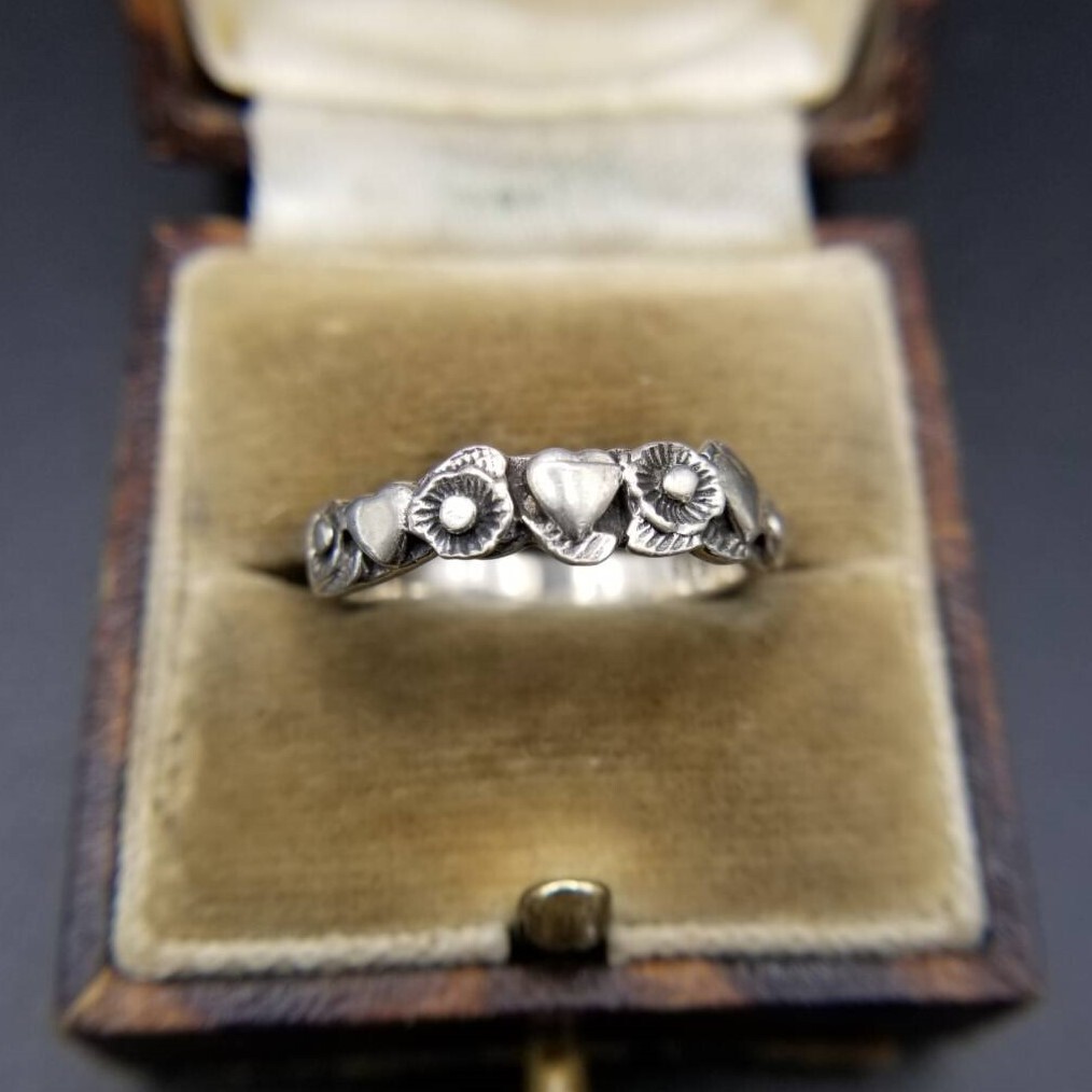 お花とハート ハーフエタニティ 925 シルバー ヴィンテージ フローラル リング 指輪 銀 細幅 レトロ キュート 重ね付け Y24-Q拍卖