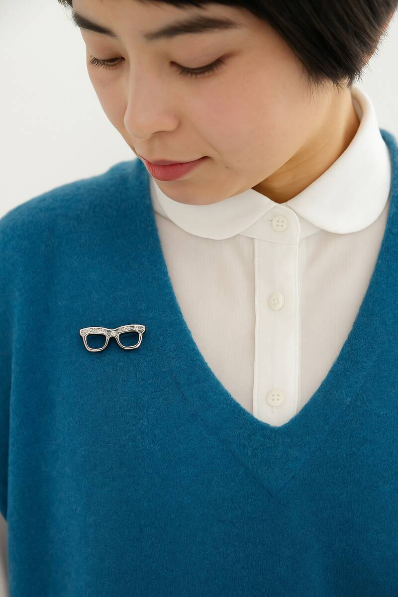 サングラス 眼鏡 ヴィンテージ ブローチ シルバートーン ラインストーン ワンポイント 小ぶり ファッションジュエリー ユニセックス SOA69拍卖