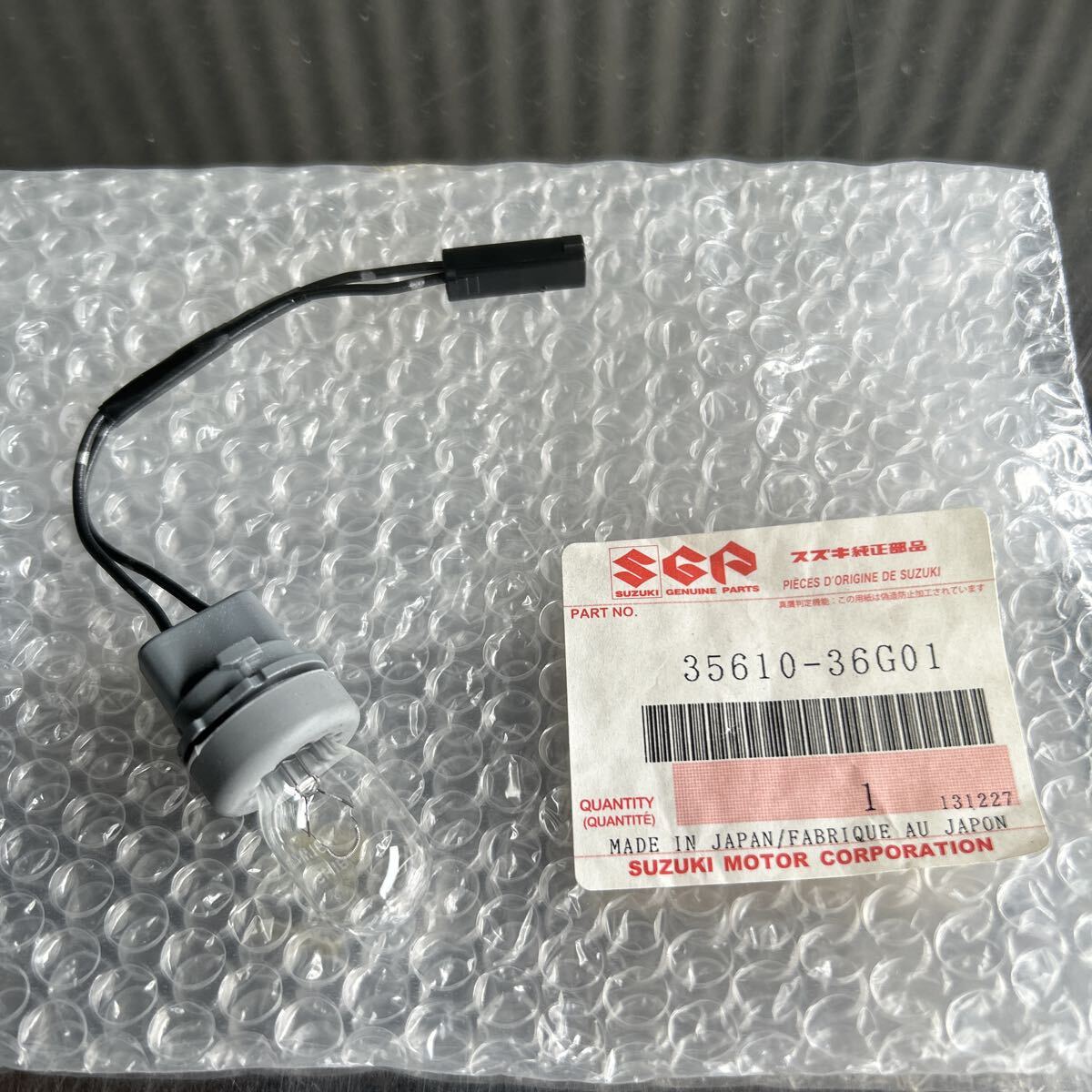 スズキ フロントターンシグナルソケット バルブ付き 新品 35610-36G01 (923.10) 拍卖