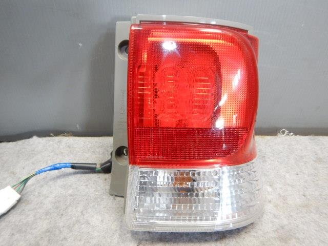 売り切りタント DBA-L385S 右テールライト/テールランプ拍卖