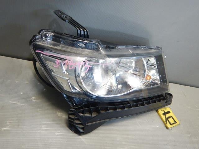 売り切りフリードスパイク DBA-GB4 右ヘッドライト/ヘッドランプASSY拍卖