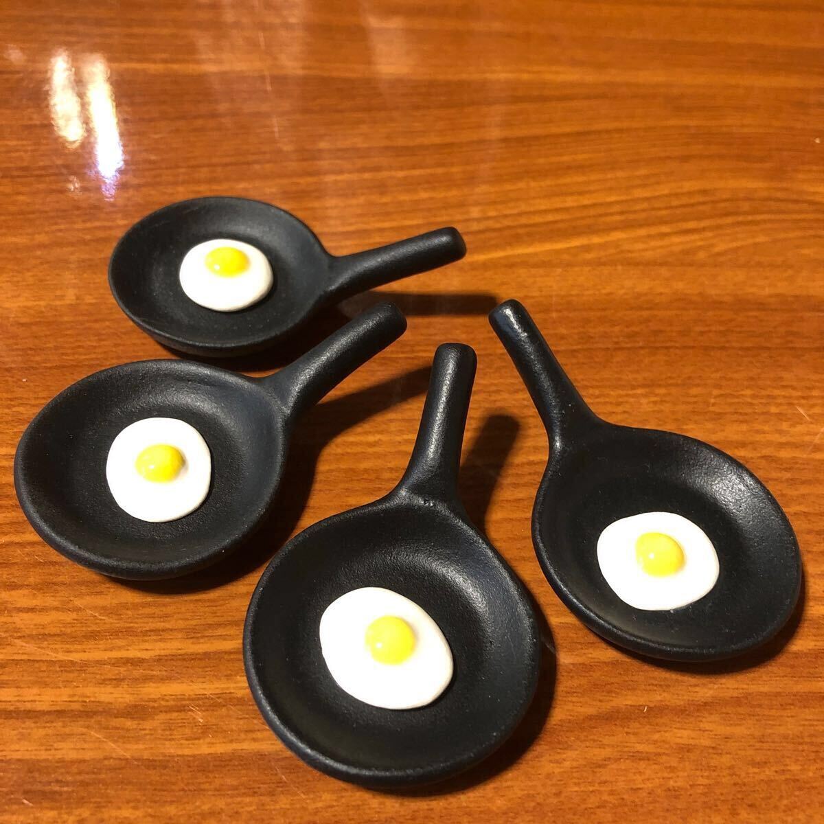 〈送料無料〉箸置き 美濃焼 イホシロ窯 目玉焼き 卵 たまご フライパン 箸置 はしおき拍卖