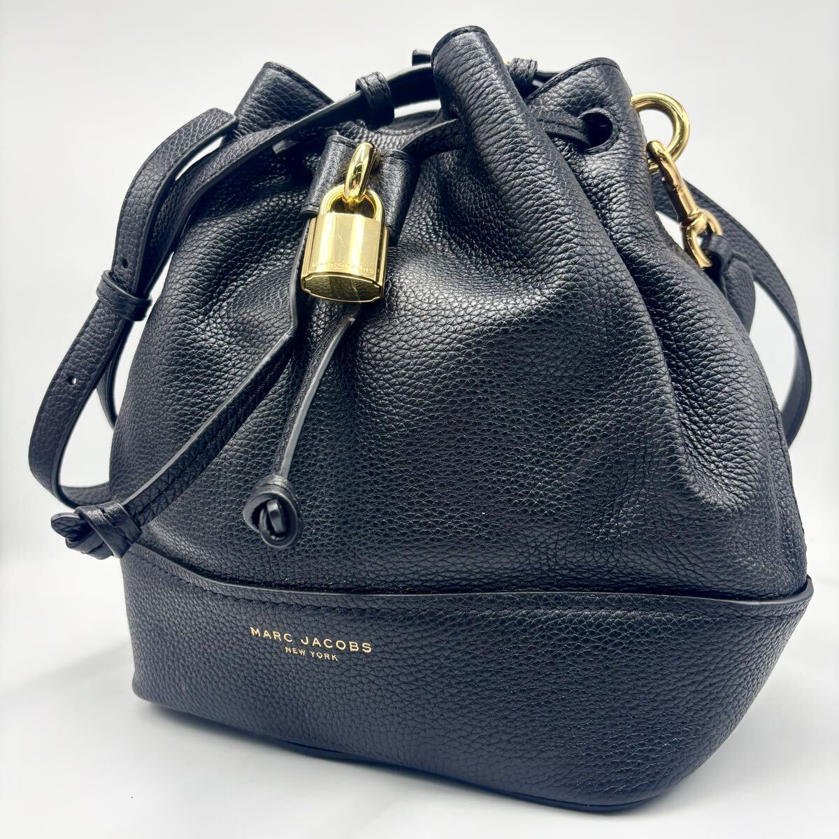 FN25829-12■未使用■MARC JACOBS マークジェイコブス 巾着型 2way ハンドバッグ ショルダーバッグ ブラック ゴールド金具 拍卖