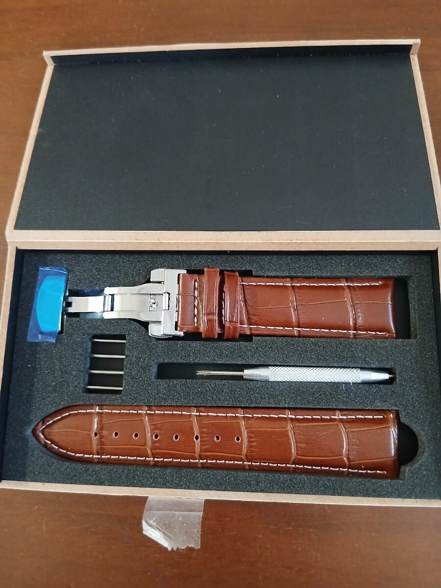 新品ワニ型押し本革ベルト  Dバックル付き ラグ幅22mm 拍卖