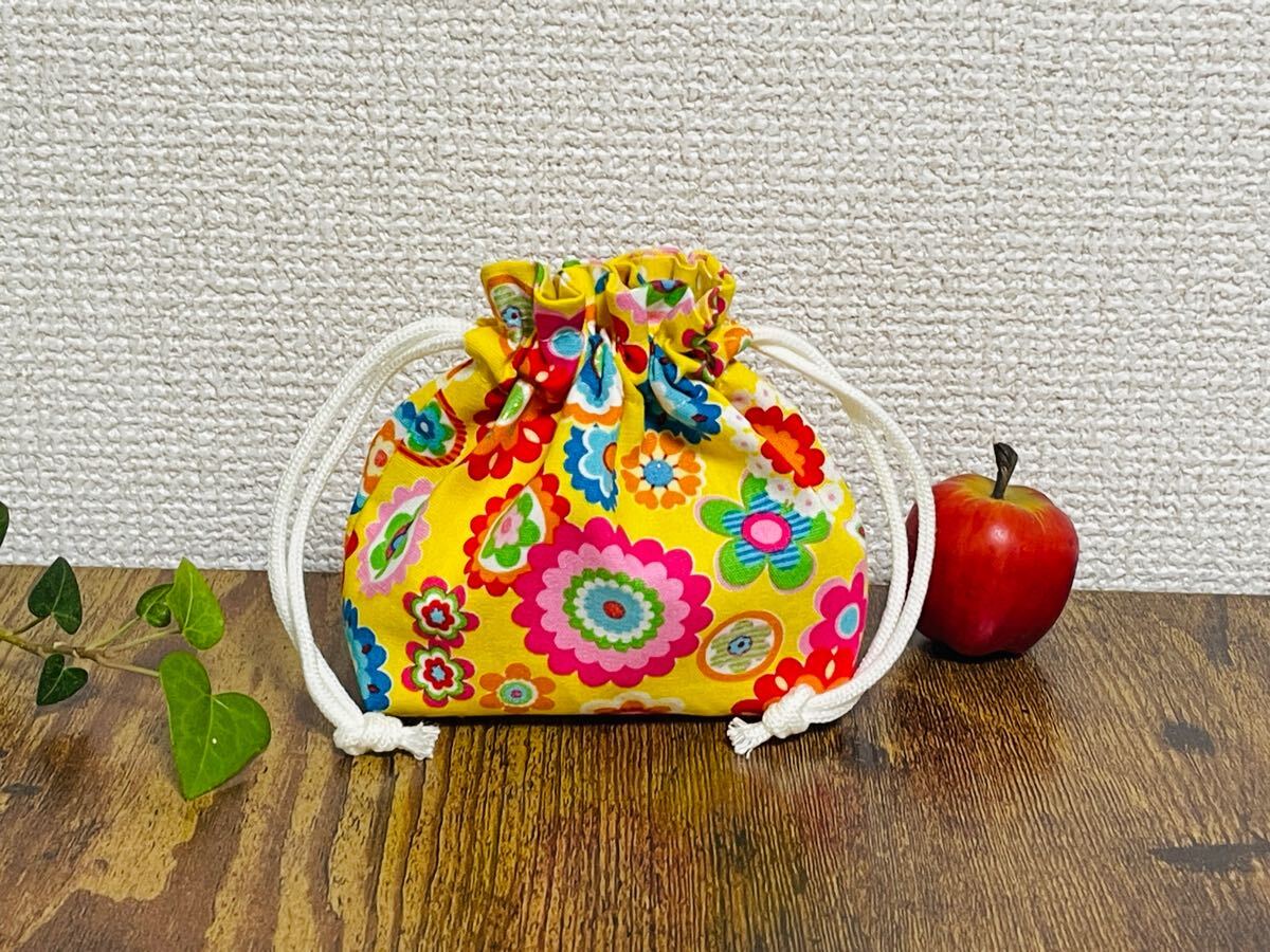 ハンドメイド 可愛い花柄の巾着袋*お薬入れ*イヤホン入れ*サニタリー*コスメ*ミニ巾着袋*拍卖