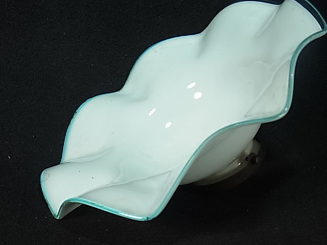 アンティーク 電傘ランプシェード乳白色ブルーライン ヒビカケなし良好品うぶ品拍卖