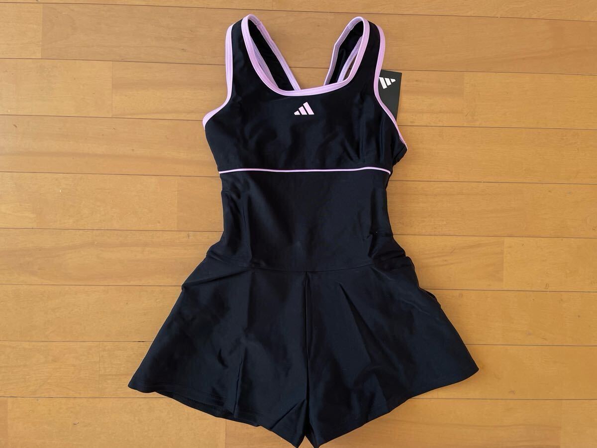 新品未使用 送料込み! adidasアディダス 140 丈夫で快適!! スカート付スクール水着 ブラック黒/パープル ガールズ ジュニア 即決拍卖