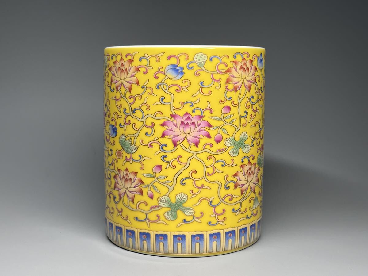 美術品 中国 京隆堂在銘 粉彩 江西景徳鎮 手絵 纏枝蓮華図 文房具 筆立拍卖