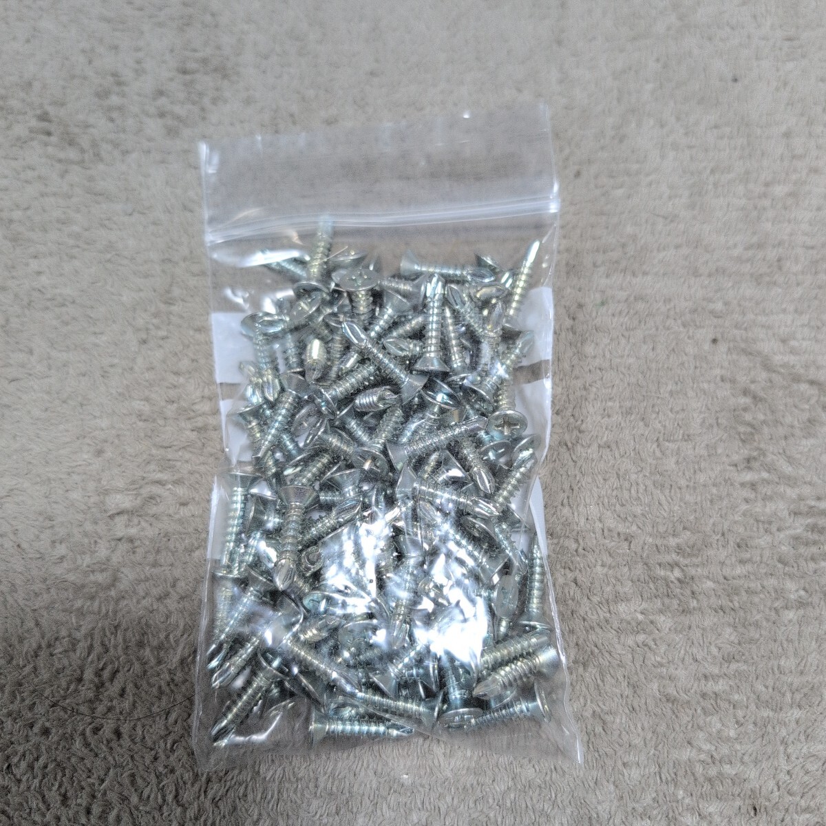 ジャンク品/長期保管品/中古品/ダンバ/タップネジ/ユニクロ/皿4×19mm/ピアス/MUSE/テクス/ドリルネジ/1P100本入り拍卖