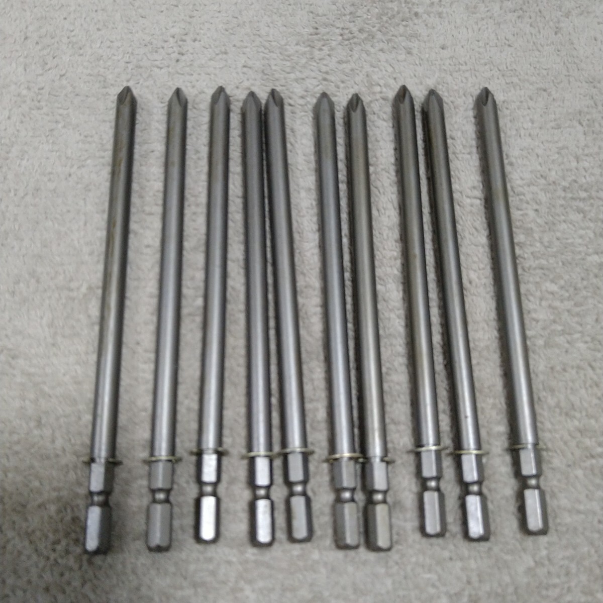 ジャンク品/長期保管品/メーカー不明/ビット+2×150mm/マグネットなし/インパクトドリル対応/対辺6.35mm/C型止め輪付き/11mm/10本セット拍卖