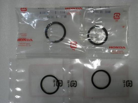 【新品】CB1100R用 RキャリパーのシールSET 1台分【純正】拍卖