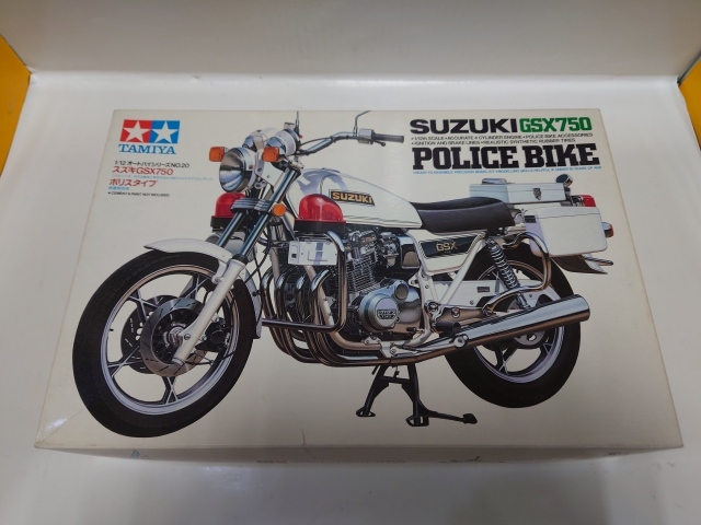 B-1682 未組立品◇プラモデル タミヤ オートバイシリーズ No.20 1/12 スズキ GSX750 ポリスタイプ  ディスプレイモデル 当時物拍卖