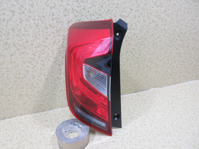 良品 ホンダ フィット HV GP5 後期 純正 左 テール ランプ拍卖
