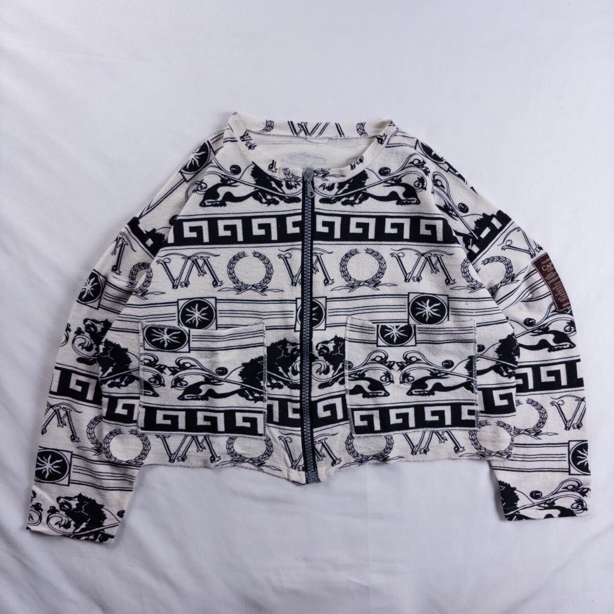 US Vintage CAPUCHON モノトーン 異素材 起毛 モード 幾何学模様 アート 装飾 オーナメント パッチ 短丈 ショート丈 パーカー ブルゾン拍卖