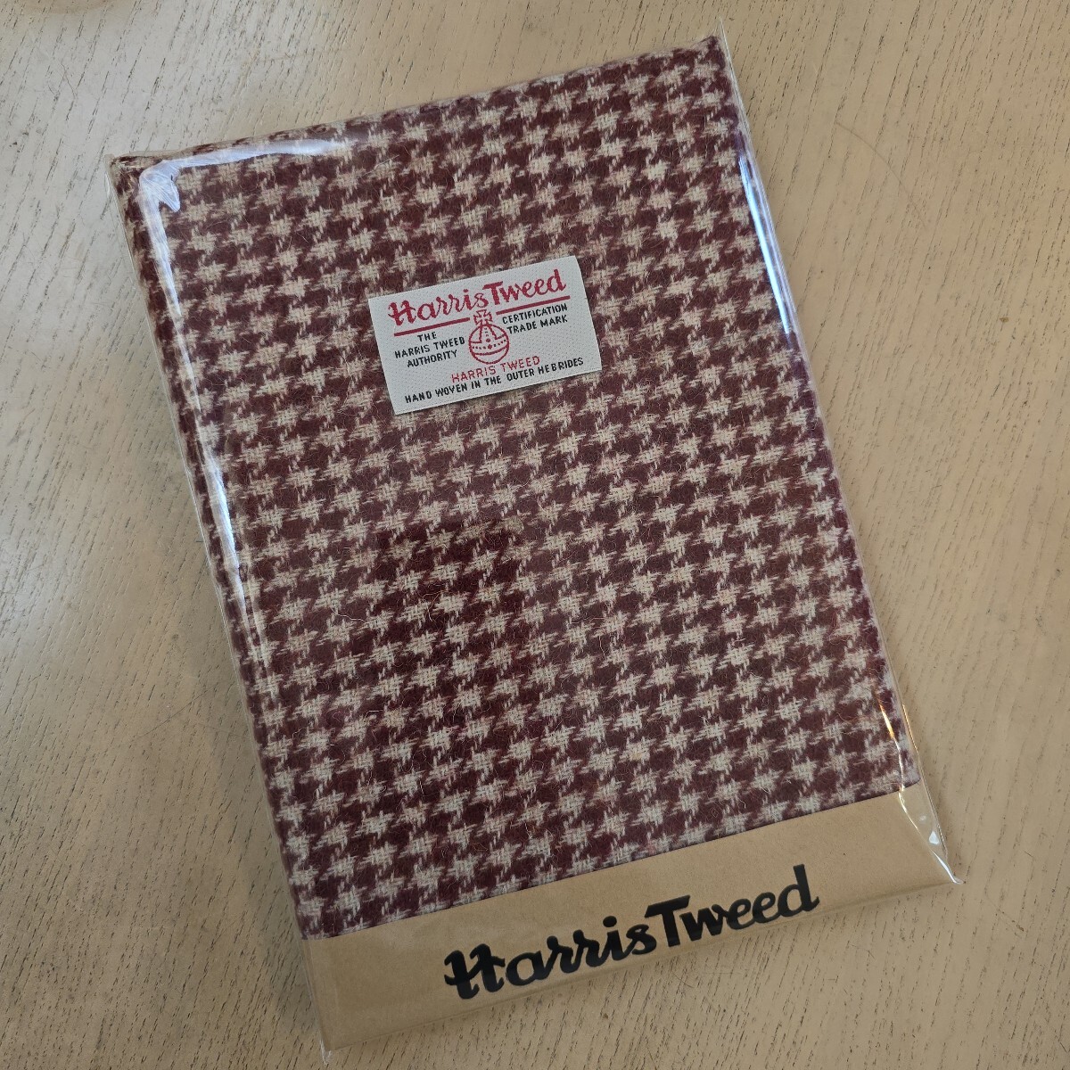 【新品】英国産 Harris Tweed/ハリスツイード カットクロス 70cm×50cm タグ1枚付 ハギレ 生地 ウール100% 小豆 千鳥格子 ドッグトゥース拍卖