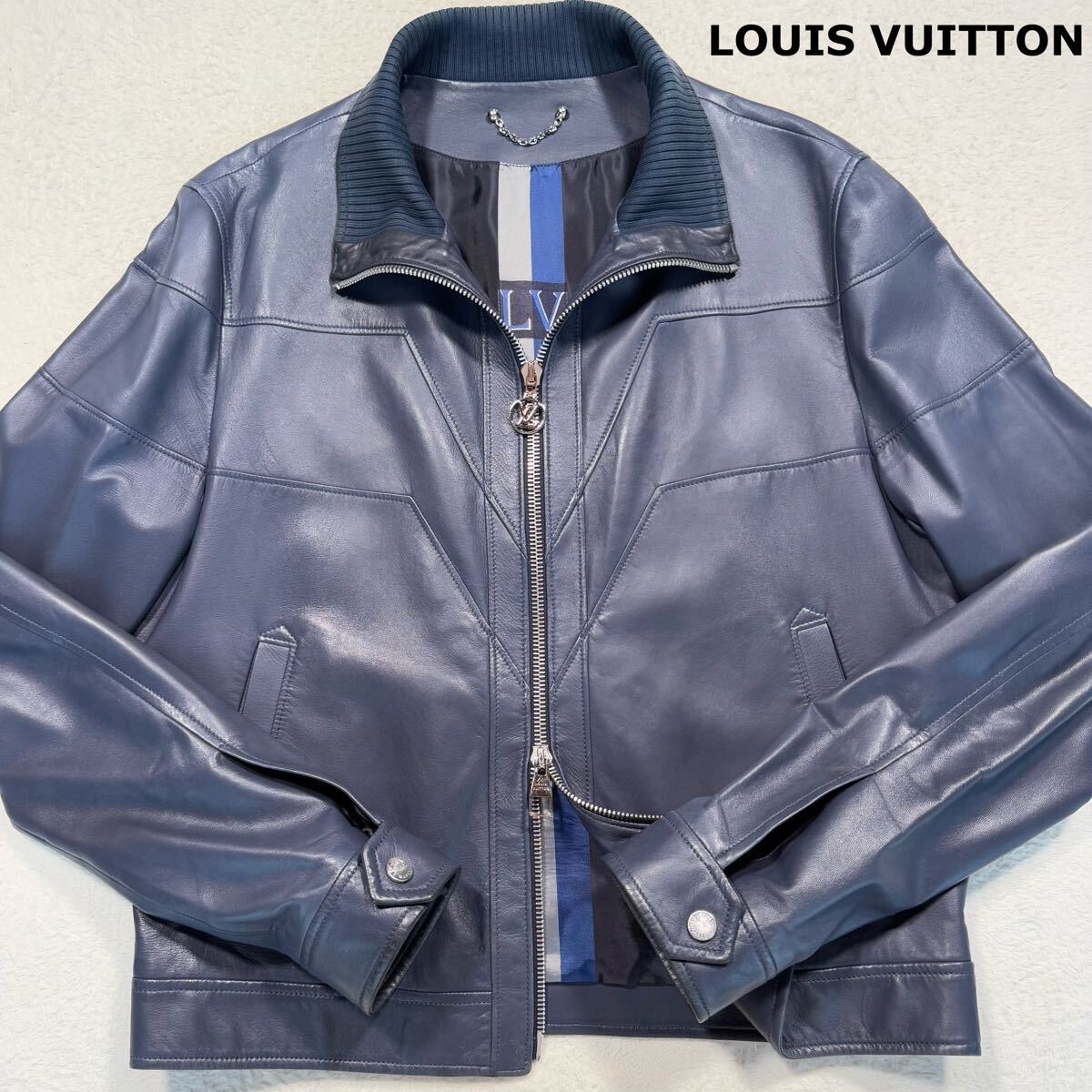 希少 美品 メンズ L相当 ルイヴィトン LOUIS VUITTON ネイビー 紺色 ラムレザー 羊革 シングル ライダースジャケット LVロゴ ダブルジップ 拍卖