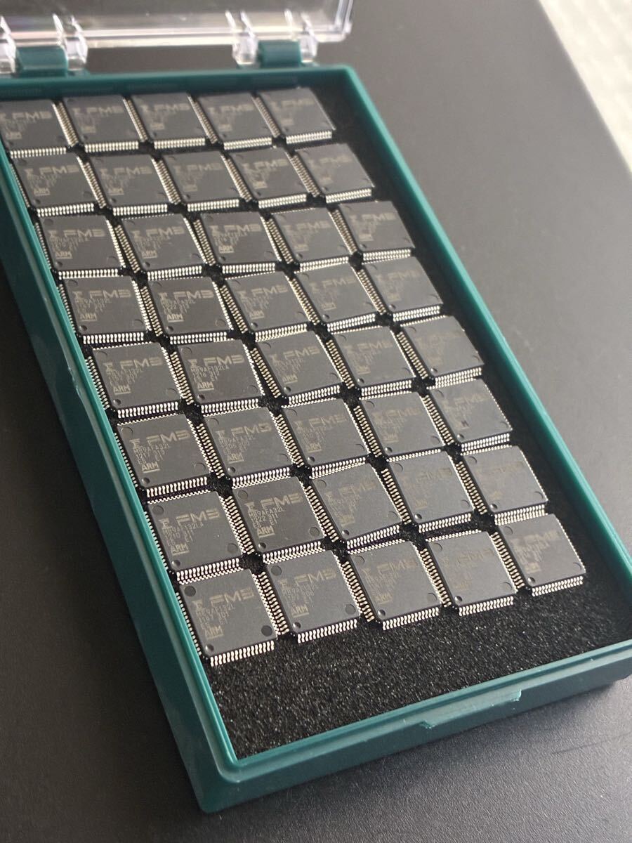 Arm Cortex-M3 32bitマイコン 一部足曲がりあり + エンジニアICケース半導体④拍卖