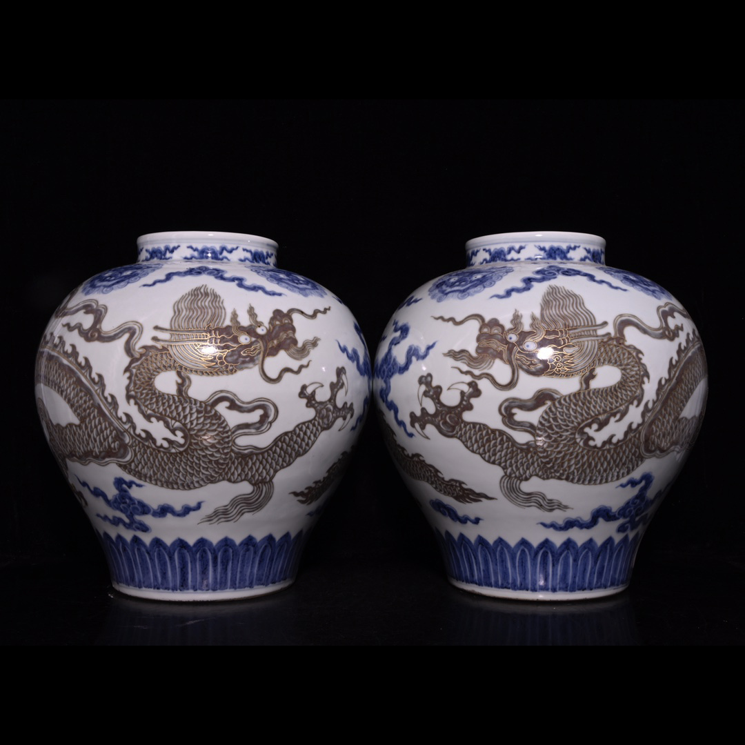 TM9#8374【3.1】中国骨董 人間国宝 磁器【明宣徳青花釉里紅描真金竜紋缶一対】工芸品 施釉陶 青花磁 陶芸 精美彫 置物 收藏品 拍卖