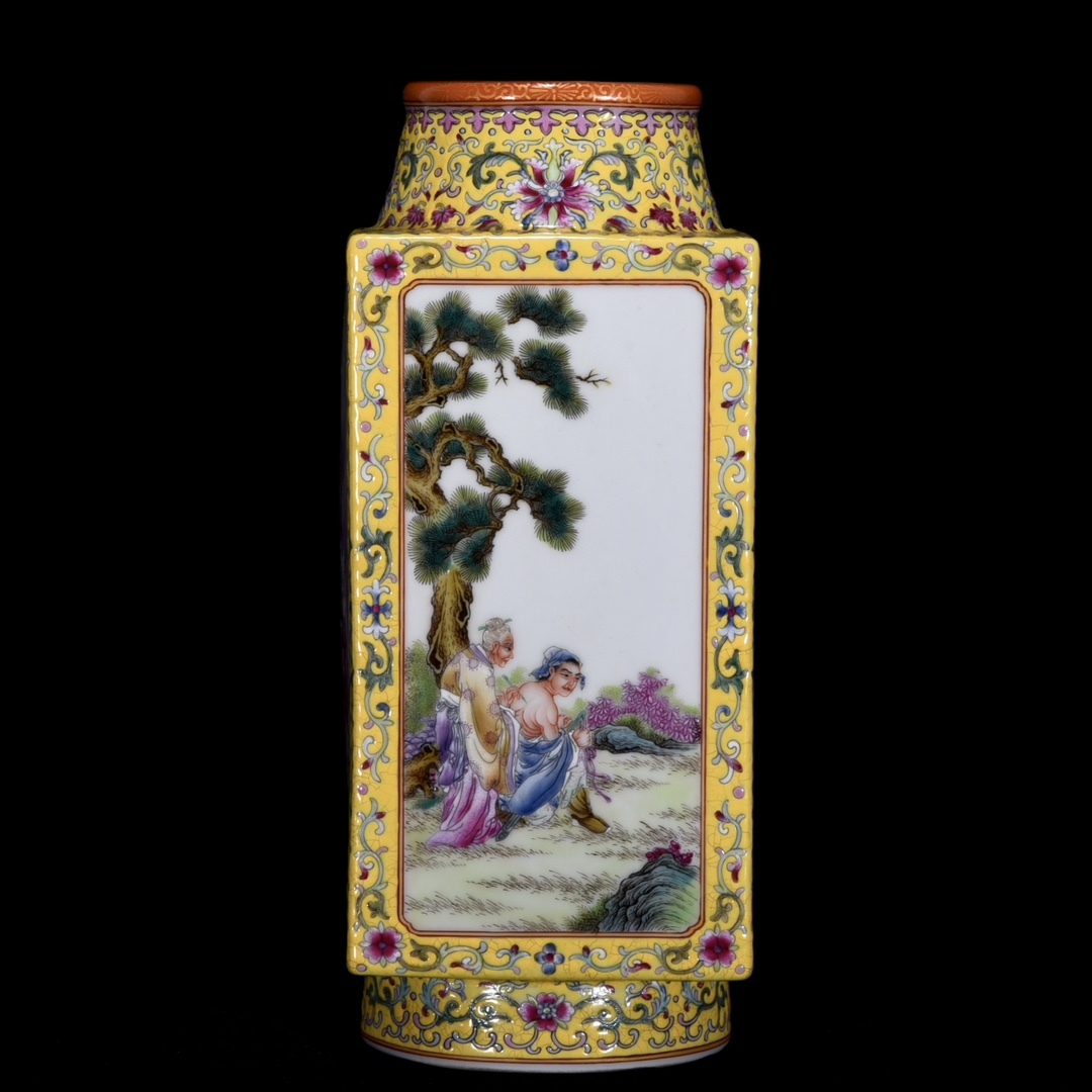 TM9#8720【3.1】中国骨董 人間国宝 磁器【清乾隆粉彩人物故事紋四方棕瓶】工芸品 施釉陶 青花磁 陶芸 精美彫 置物 收藏品 拍卖