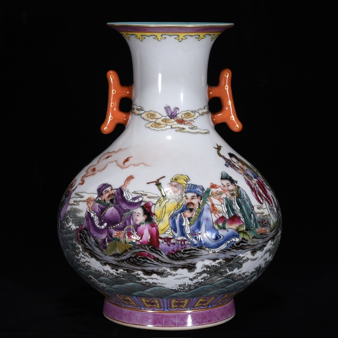 TM9#8722【3.1】中国骨董 人間国宝 磁器【清乾隆粉彩八仙過海人物双耳瓶】工芸品 施釉陶 青花磁 陶芸 精美彫 置物 收藏品 拍卖