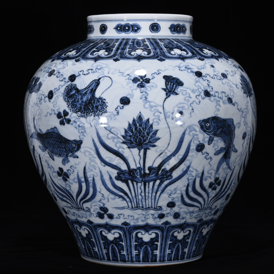 TM9#8725【3.1】中国骨董 人間国宝 磁器【明宣徳鯖藻紋缶】工芸品 施釉陶 青花磁 陶芸 精美彫 置物 收藏品 拍卖