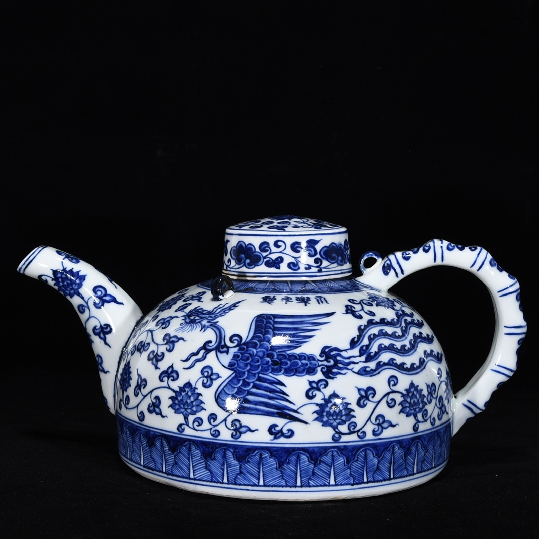 TM9#8730【3.1】中国骨董 人間国宝 磁器【明永楽青花鳳紋執壺】工芸品 施釉陶 青花磁 陶芸 精美彫 置物 收藏品 拍卖