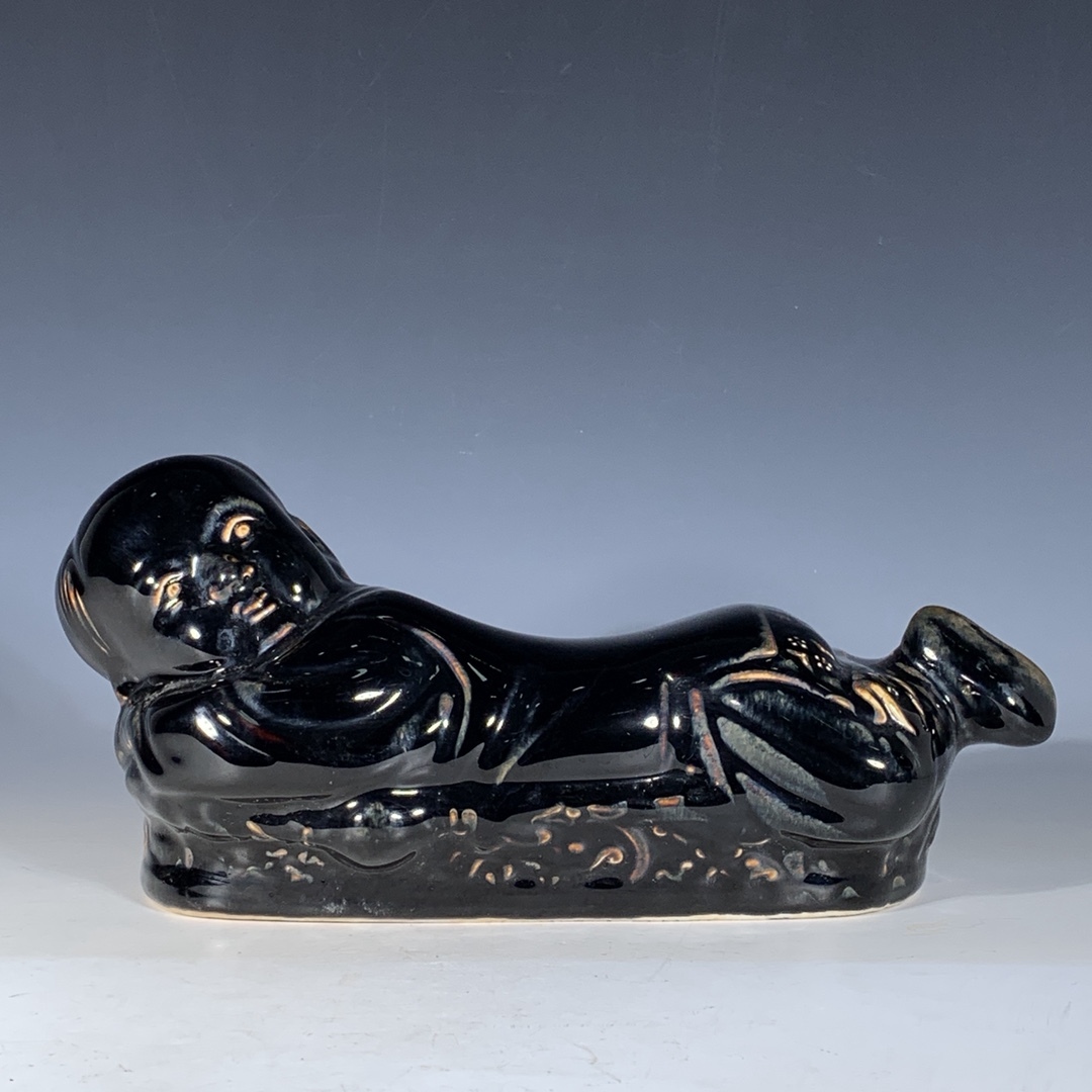 TM9#8733【3.1】中国骨董 人間国宝 磁器【宋定窯黒釉磁枕です】工芸品 施釉陶 青花磁 陶芸 精美彫 置物 收藏品 拍卖