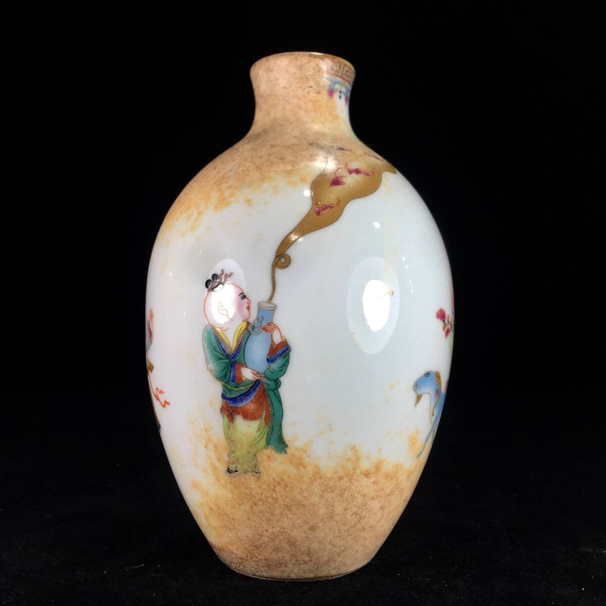 TM9#8753【3.1】中国骨董 人間国宝 磁器【清雍正粉彩丹瓶です】工芸品 施釉陶 青花磁 陶芸 精美彫 置物 收藏品 拍卖