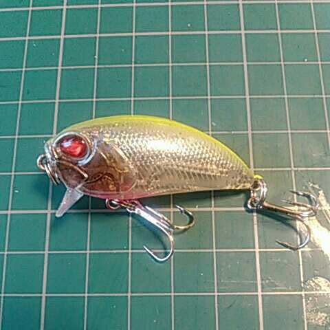 シャロークランク 50mm 7g イエローバック検)B級ルアー フットルース ワンマイナス SSR バジング 虫パターン ウェイクベイト 野池 バス拍卖