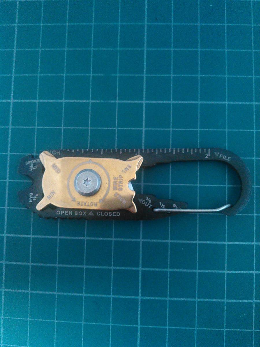 20in1 多機能カラビナ 検)10徳ナイフ ラインカッター 釣り アウトドア キャンプ サバイバル 工具 キーホルダー 拍卖