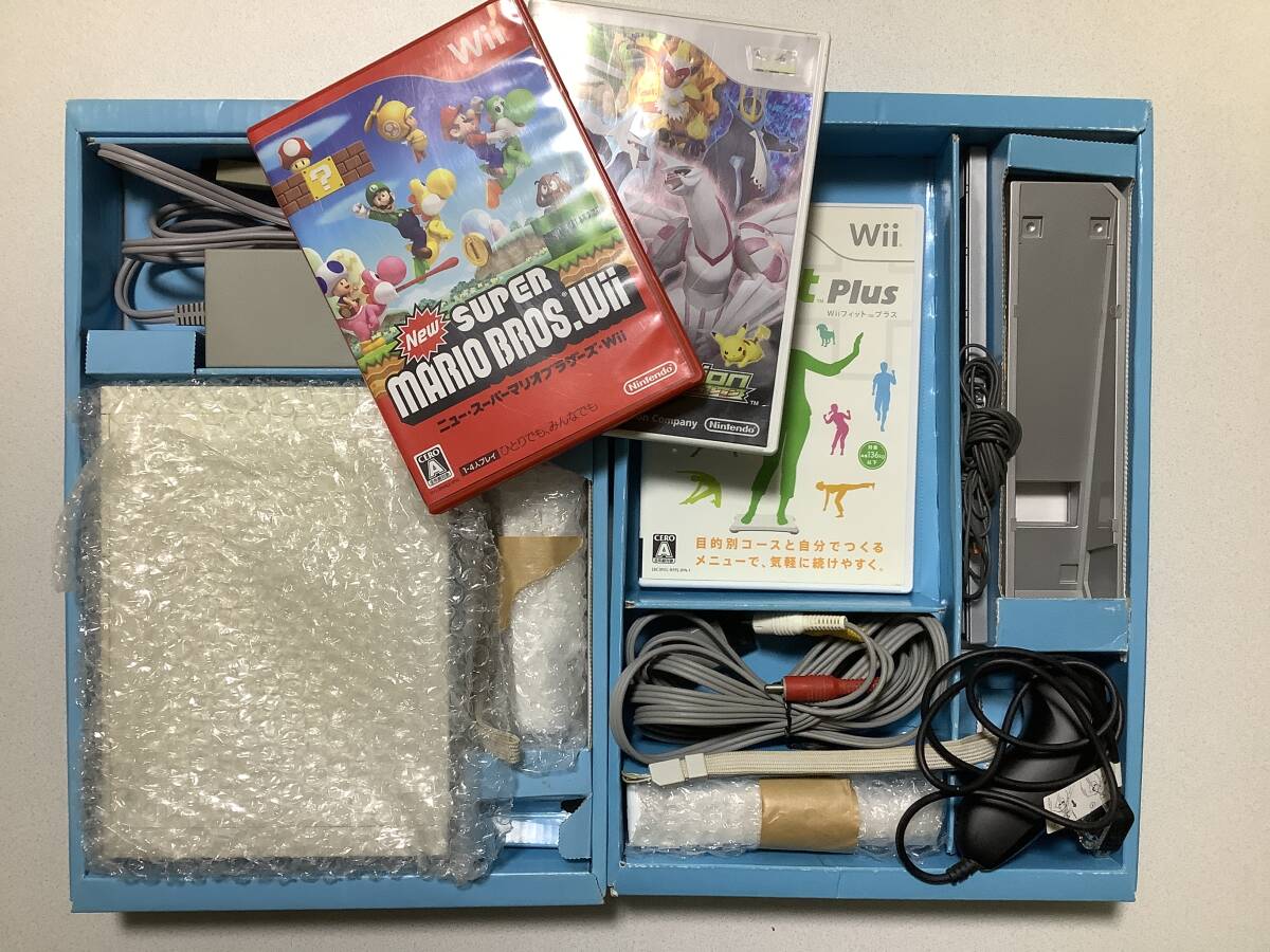 【本体清掃済・スーパーマリオなどソフト3本付】 任天堂 Wii本体 Wiiリモコンプラス2本付 初期化済 簡易動作チェック済拍卖