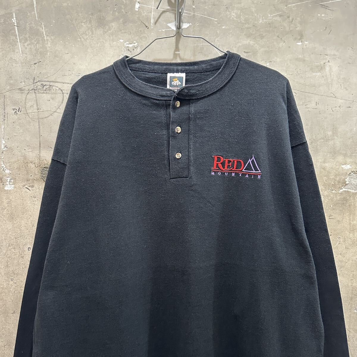90s USA製古着 RED MOUNTAIN ヘンリーネック ロンT拍卖