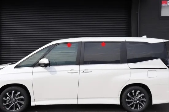 《ヴォクシー90》【30%OFF】ヴォクシー90系 モール上シートバイザー無し車用 (ピアノブラックシート)拍卖