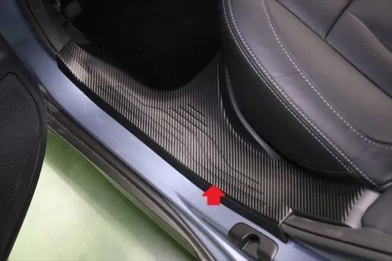 《アウトバックBT》【30%OFF】アウトバックBT系 リアステップパネル傷防止シート (ピアノブラックシート)拍卖